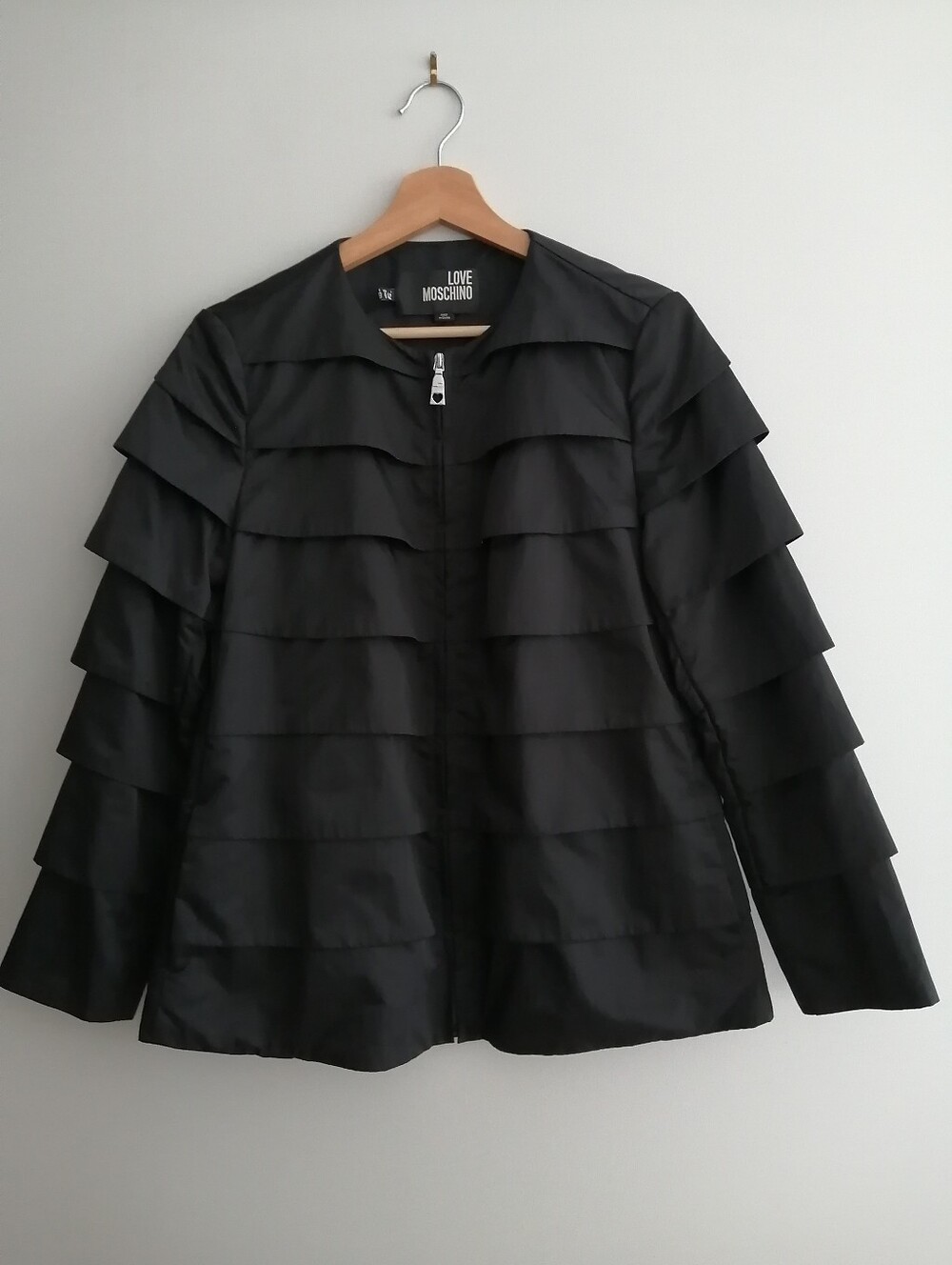 Love Moschino 3D Tiered Ruffle Black Blazer Full Zip Size 6 US Vintage Luxury